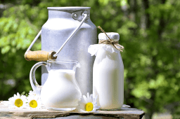 خواص و مضرات انواع شیر